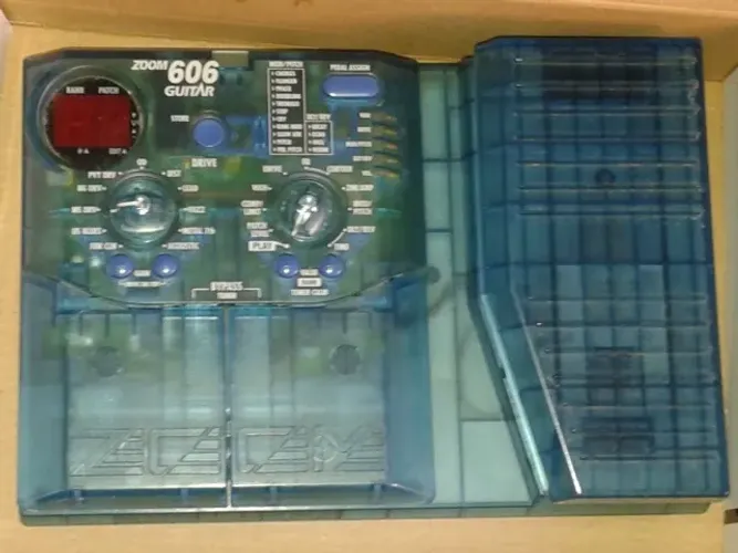 Pedaleira para guitarra Zoom 606 Especial Series.