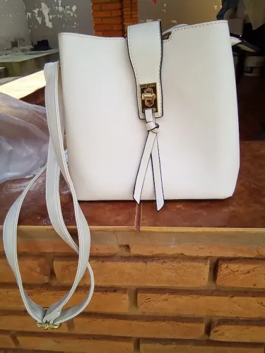Bolsa em couro NOVÍSSIMA