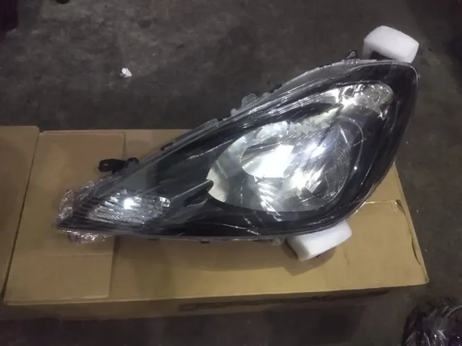 Farol máscara negra Honda new Fit 2013/2014 e capô capu Honda Civic 01/03