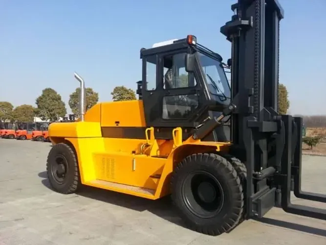 Empilhadeira Prolift P1600 16t 5m 2020