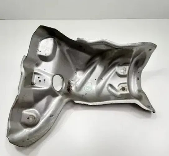 Capa Proteção Coletor Catalisador - Nissan March e Versa - 1.0 3cc - 2015 a 2020 - Origina