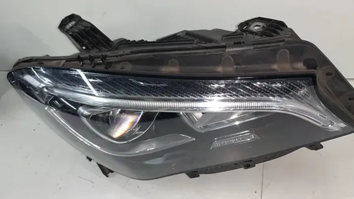 Mercedes cla 14/19 farol original 