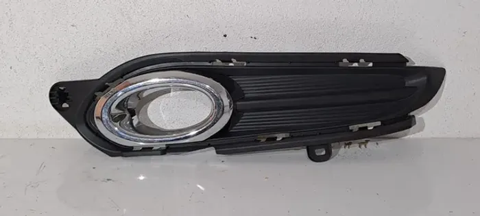 Moldura farol millha Honda HR-V 16/18 direito com Aro cromado