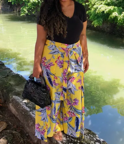 Calça pantalona envelope estampada plus size