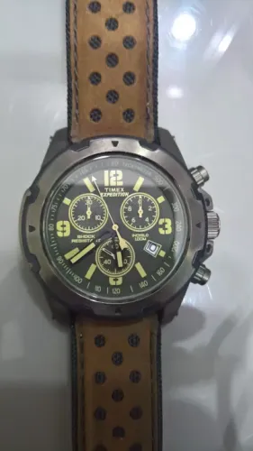 Relógio Timex Cronógrafo - Pulseira de couro 