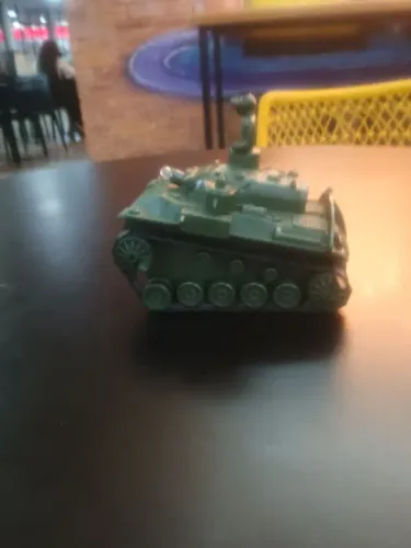 Tanque de Brinquedo Militar estrela