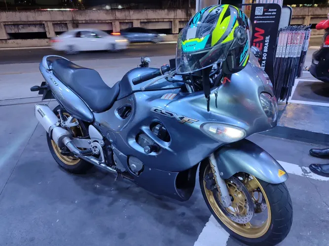 Suzuki GsxF 750cc Monica ano 2005 (abaixo da tabela) ACEITO TROCAS