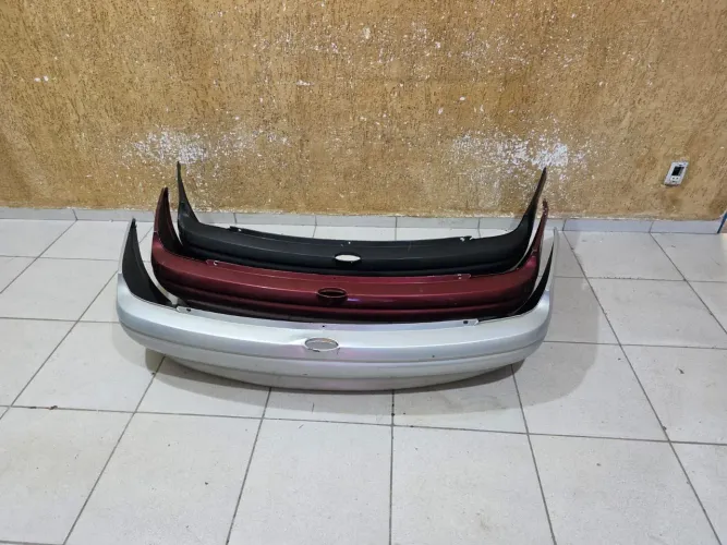 Parachoque traseiro Corsa Classic sedan 1998/1999/2000/2011/2002/2003/2004/2005/2006