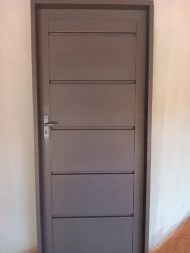 Porta de serralheria na chapa 18