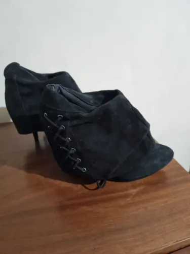 bota arezzo 36 em camurça