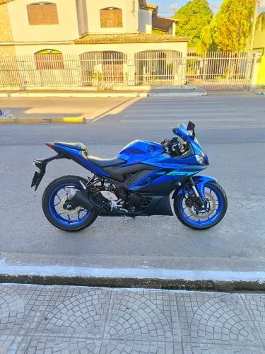 Yamaha R3 2025 - Moto impecável - Já emplacada