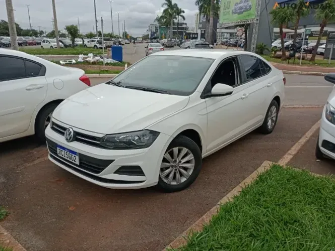 Virtus 1.6 Mec 79mil  km 1 ano de garantia ,