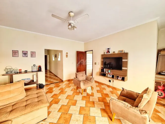 Casa à venda com 3 quartos no Parque Jambeiro - Campinas/SP