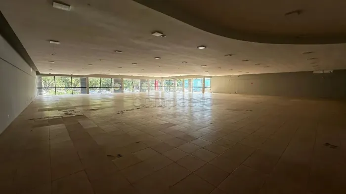 Loja na Avenida JK com mais de 1100 m2!!!