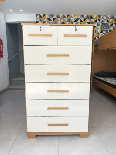 Cômoda 7 gavetas com chave 