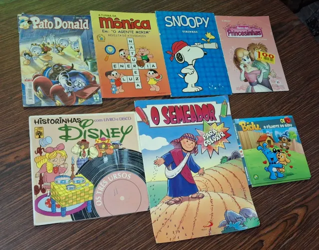 Kit revistas em quadrinhos e livros infantis de diversos personagens populares