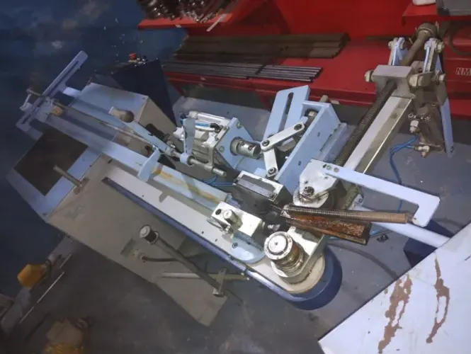 Maquina para dobra de Tubos