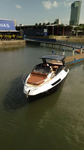 Lancha NX 340 (2022) - Lancha Premium em Ótimo Estado