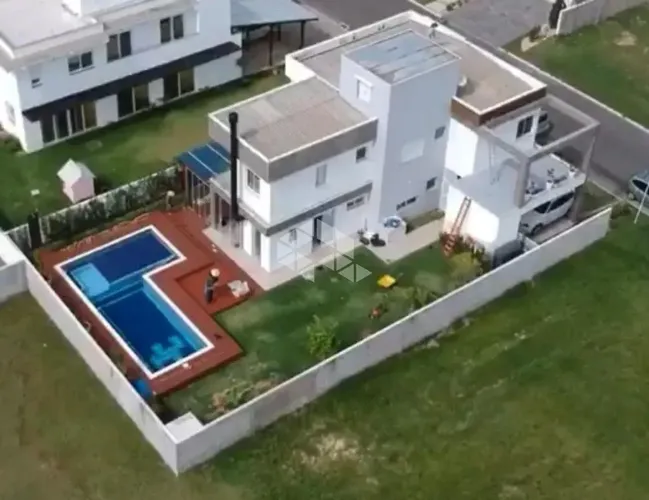 Casa em condomínio fechado, com 4 suítes, para Venda no Campeche - Florianópolis/SC