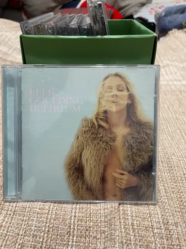 CD Ellie Goulding - Delirium - Importado/Nacional - Sucesso Pop - Ótimo Estado