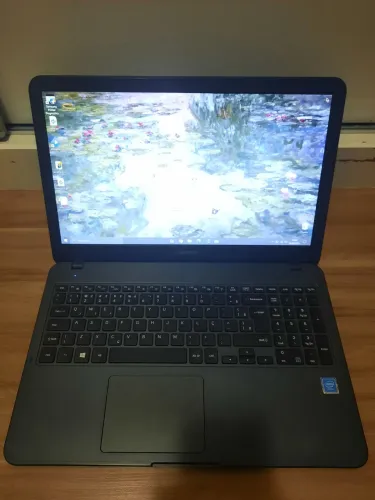 Notebook Samsung Essentials - E20