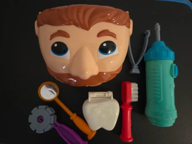 "Brincando de Dentista" Play-Doh