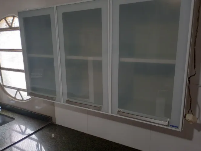 Armário Aéreo Itatiaia com 3 Portas de Vidro