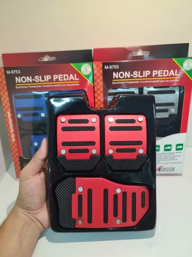 Pedais Esportivos Anti-Deslizantes para Carro universal 