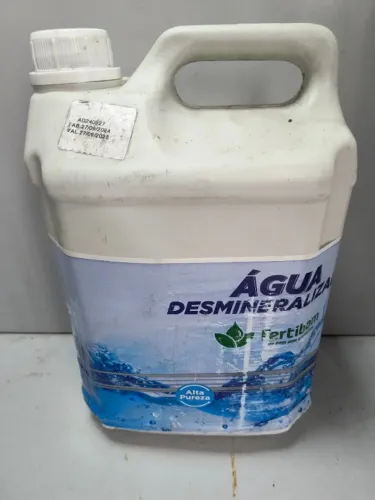 Agua Desmineralizada Alta Pureza Fertibom 5Litros