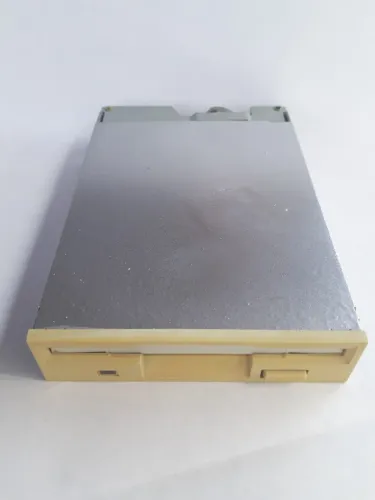 drive de disquete 1.44 - 3 1.2 newtronics - mitsumi - beje 9a