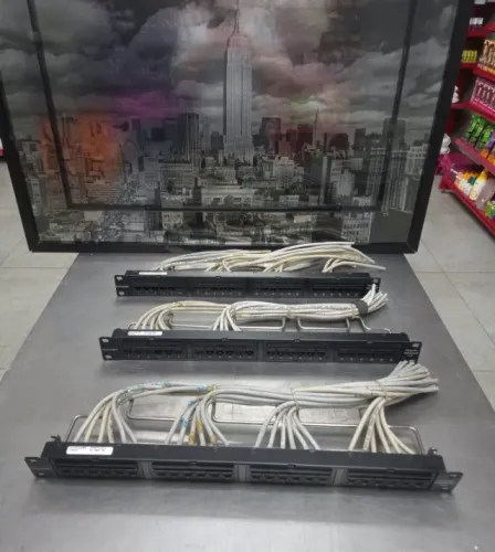 03 Painéis Cat 6 24 portas