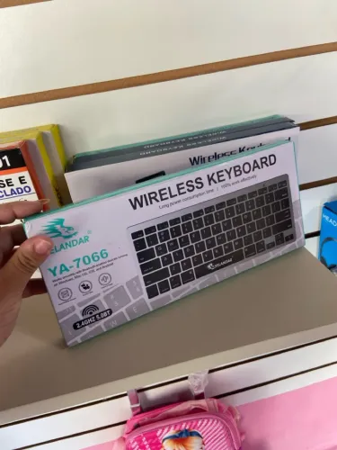 Teclado Bluetooth YELANDAR YA-7066 - Conectividade Bluetooth