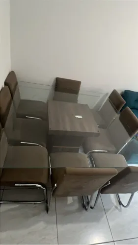 MESA DE VIDRO + 8 CADEIRAS ESTOFADAS BASE DE INOX ( LEIA O ANÚNCIO)