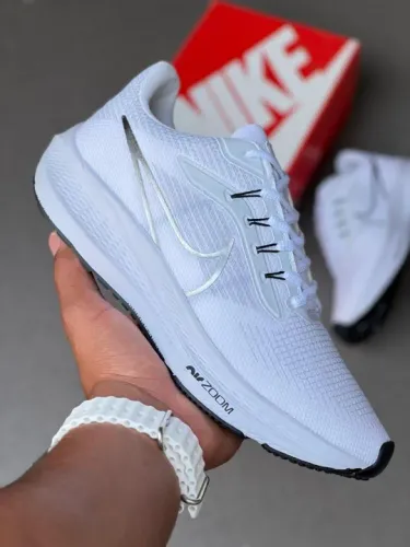 Tênis Nike zoom 