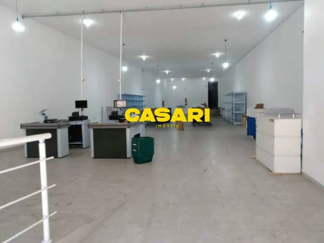 Galpão Comercial à Venda com 640 m² - Vila Aquilino, Santo André/SP