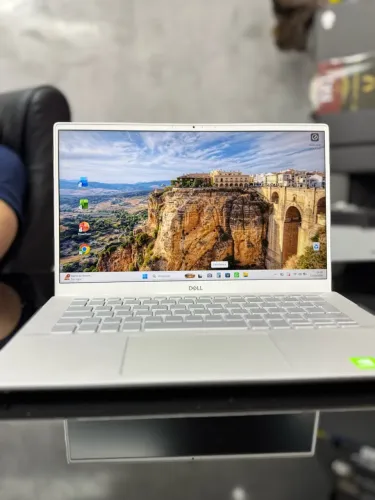 *Notebook Dell Inspiron 5402 * i7 11th *Nvm14" Full HD *teclado retroiluminad