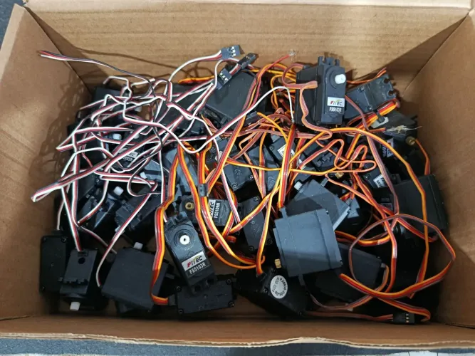 Lote servos motores 300 e 360