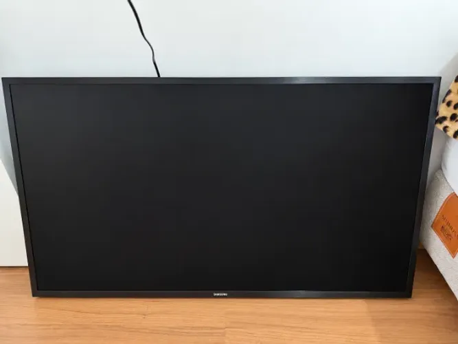 Smart TV Samsung 43 Full HD T5300 - Wi-Fi - Ótimo Estado