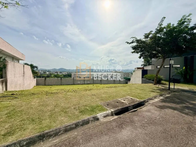 Terreno com 895m2, à venda no Condomínio Mônaco Urbanova - SJC