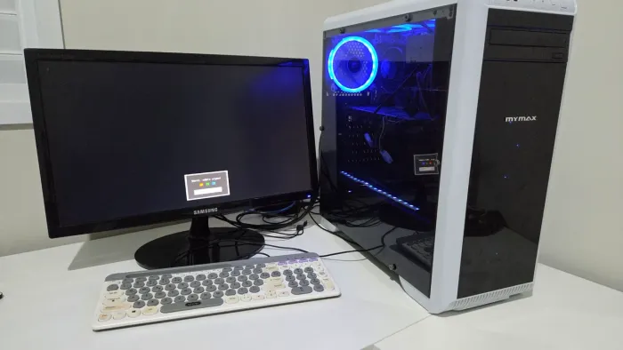 Vendo monitor Samsung e Gabinete Mymax