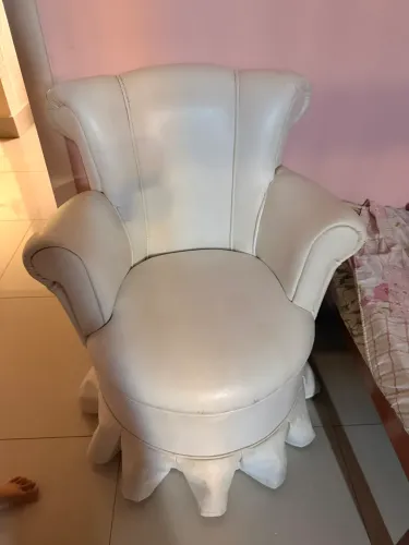 Poltrona  amamentação mais baqueta para colocar os pés 