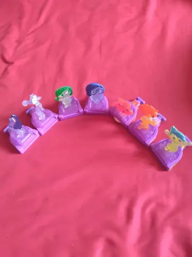 MINIATURAS MCDONALD'S DIVERTIDAMENTE 2024