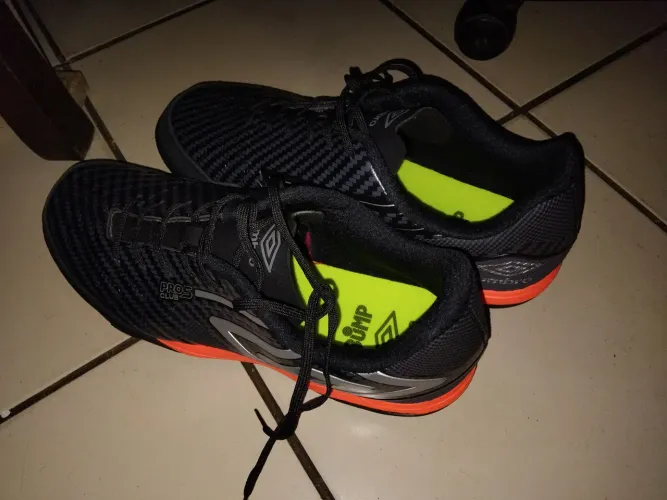 Chuteira Umbro Society Pro 5 Club