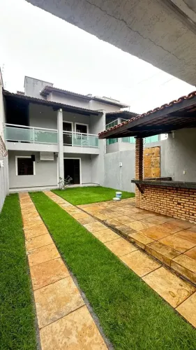 Sobrado para venda possui 200 metros quadrados com 4 quartos em José de Alencar - Fortalez