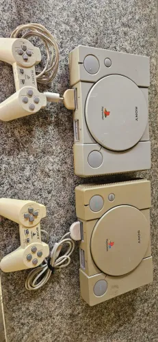 Dois Playstation 1