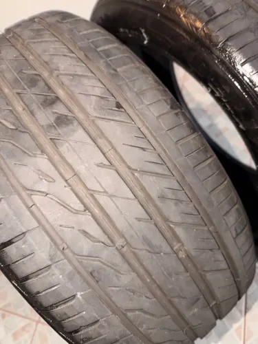 Par de Pneus 275 40 R20 DELINTE RUN FLAT