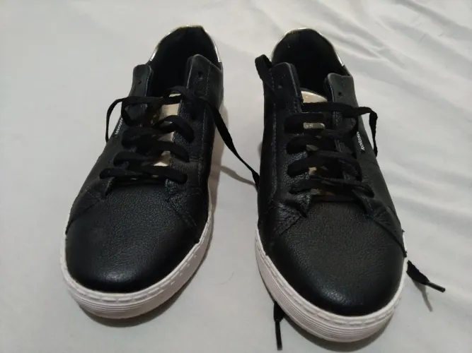 Tênis preto kolosh N.39