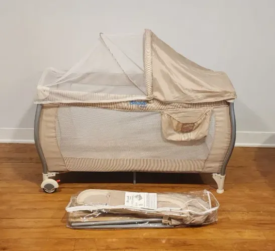Berço Portátil Burigotto Standard p/ Colchão Padrão 130cm x 60cm + Trocador + Acessórios