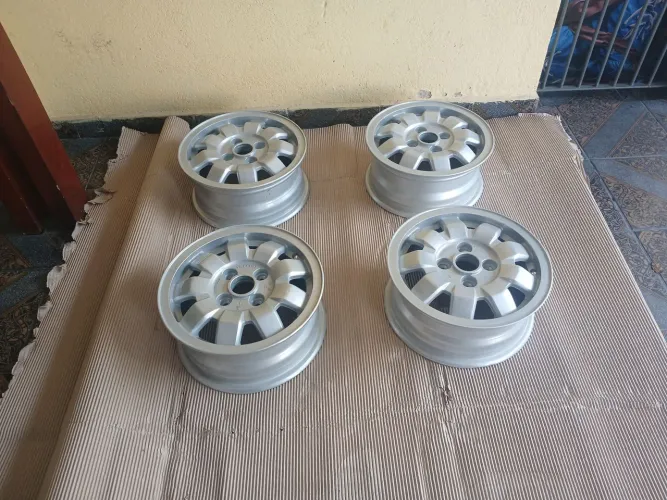 Rodas Tijolinho aro 13 original.