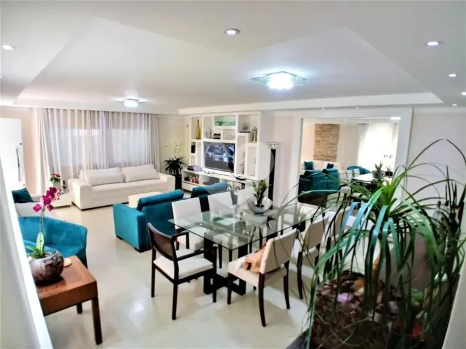 Casa à venda com 250 metros com 4 dormitórios no Imirim